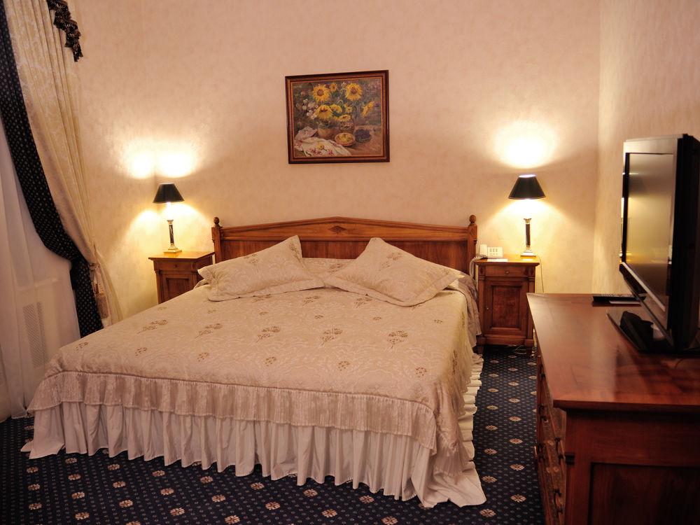 แกรนด์โฮเต็ล ยูเครน Hotel นิปโปร ภายนอก รูปภาพ
