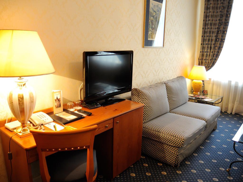 แกรนด์โฮเต็ล ยูเครน Hotel นิปโปร ภายนอก รูปภาพ