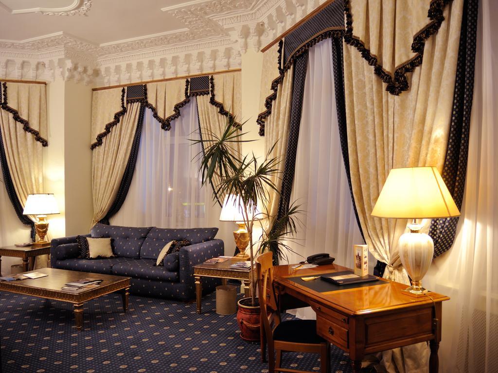 แกรนด์โฮเต็ล ยูเครน Hotel นิปโปร ภายนอก รูปภาพ