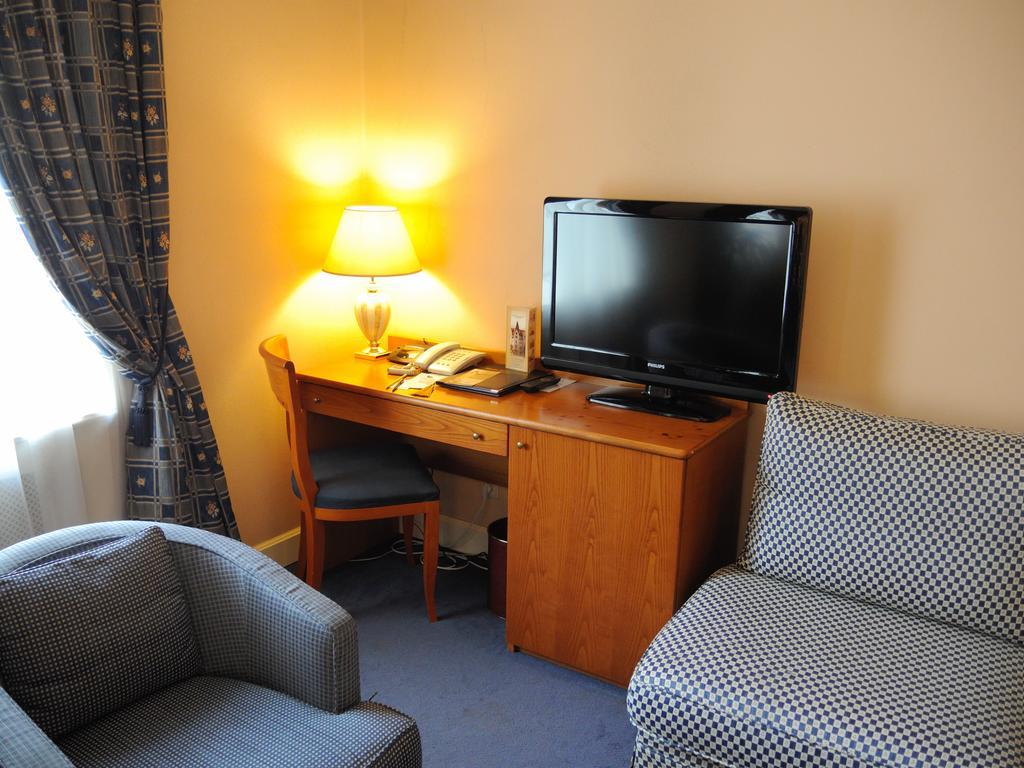 แกรนด์โฮเต็ล ยูเครน Hotel นิปโปร ภายนอก รูปภาพ