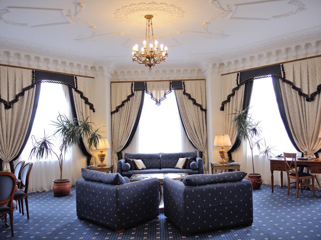 แกรนด์โฮเต็ล ยูเครน Hotel นิปโปร ภายนอก รูปภาพ