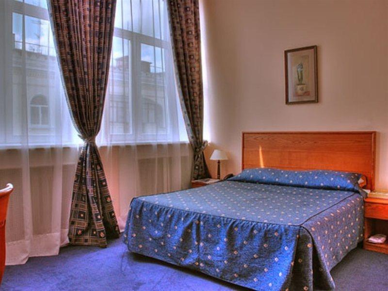 แกรนด์โฮเต็ล ยูเครน Hotel นิปโปร ภายนอก รูปภาพ