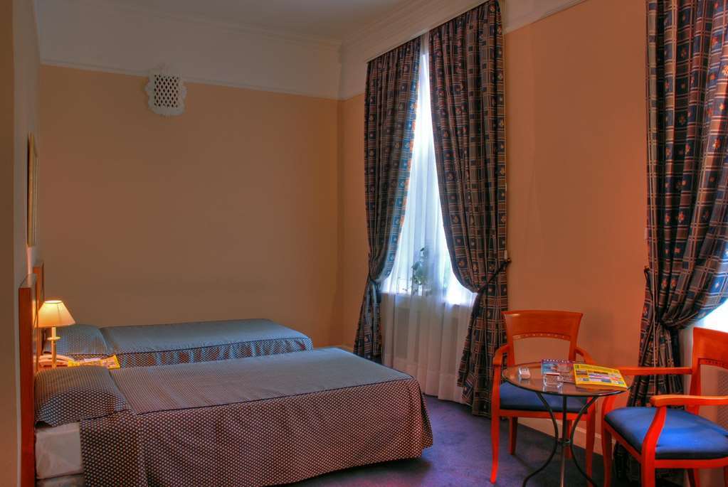 แกรนด์โฮเต็ล ยูเครน Hotel นิปโปร ห้อง รูปภาพ