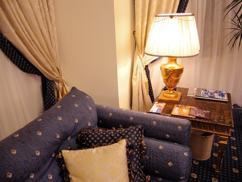แกรนด์โฮเต็ล ยูเครน Hotel นิปโปร ภายนอก รูปภาพ