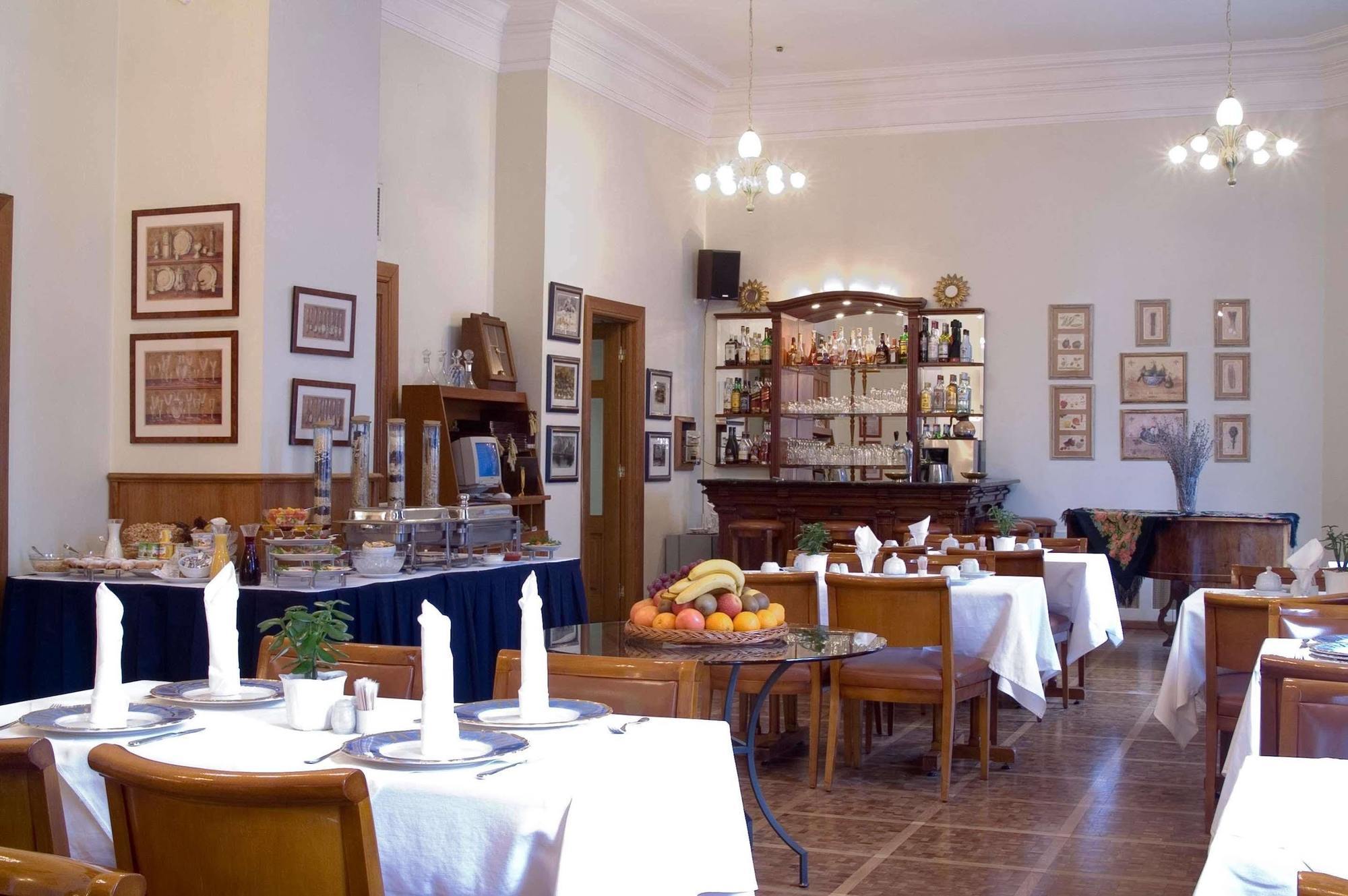 แกรนด์โฮเต็ล ยูเครน Hotel นิปโปร ร้านอาหาร รูปภาพ