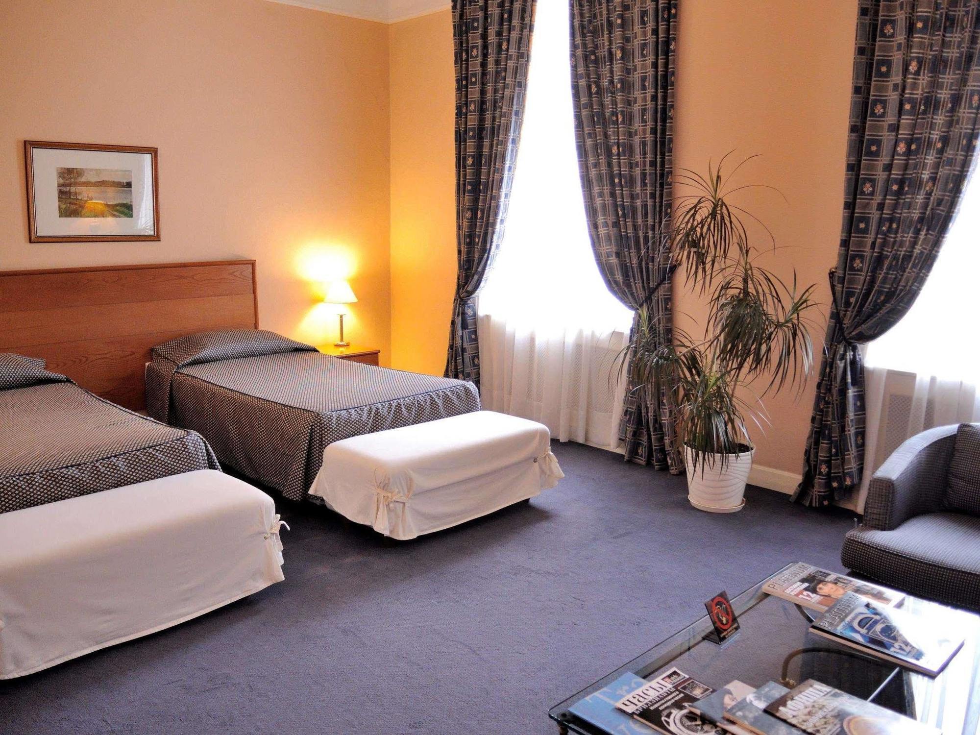 แกรนด์โฮเต็ล ยูเครน Hotel นิปโปร ภายนอก รูปภาพ